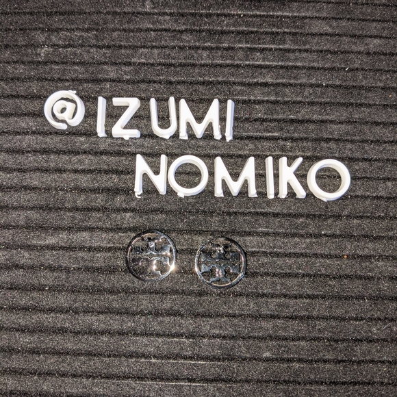 Tory Birch Miller Studs - Picture 4 of 4